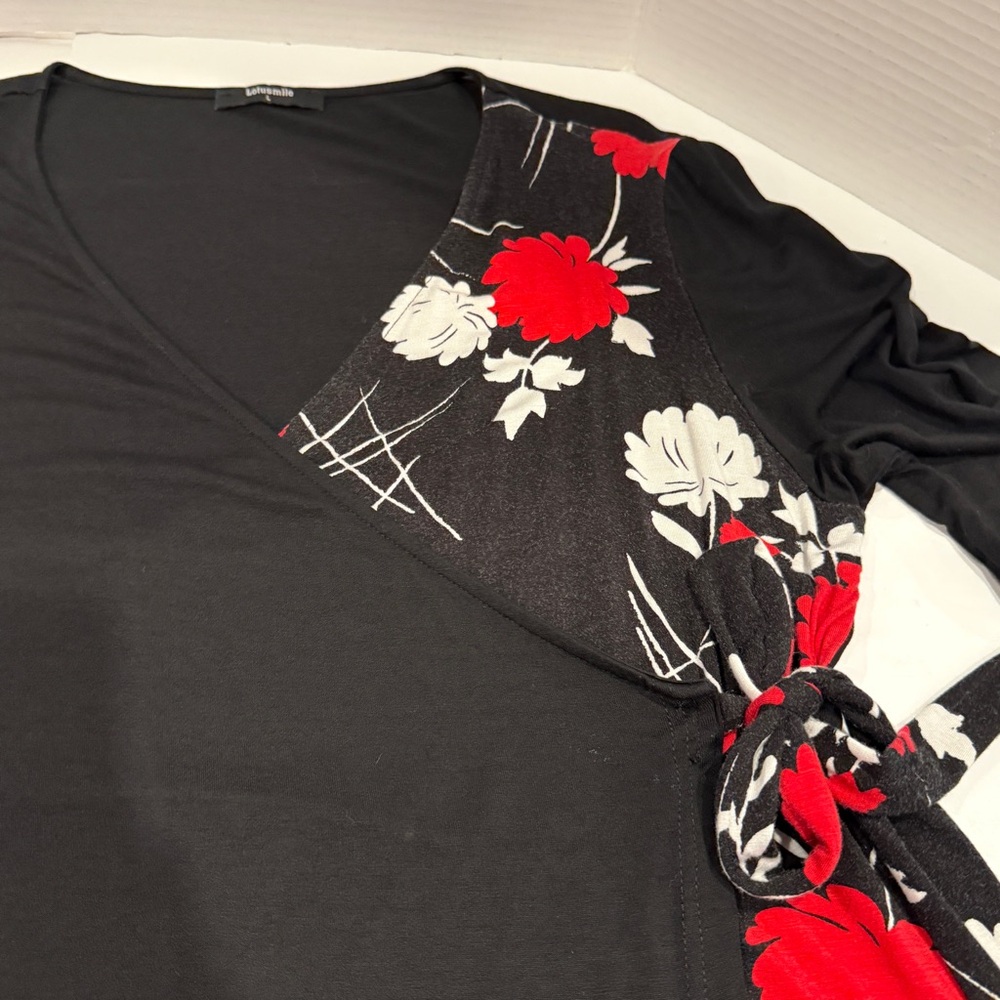 Lotusmile L Wrap-Front Floral Tunic Top – Black Red Print, Long Sleeve - Picture 15 of 16